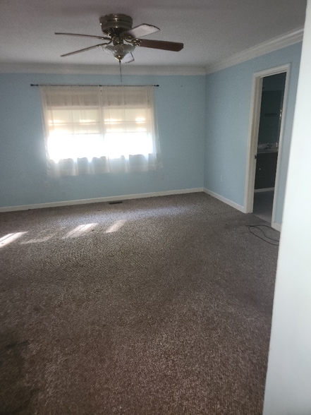 Building Photo - 130 Fairway Ave