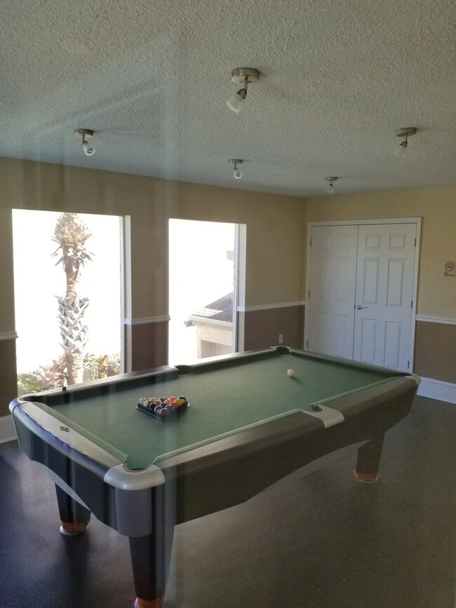 Building Photo - Avalon 2Bedrooms/1Bath Condo with front-row pool view!