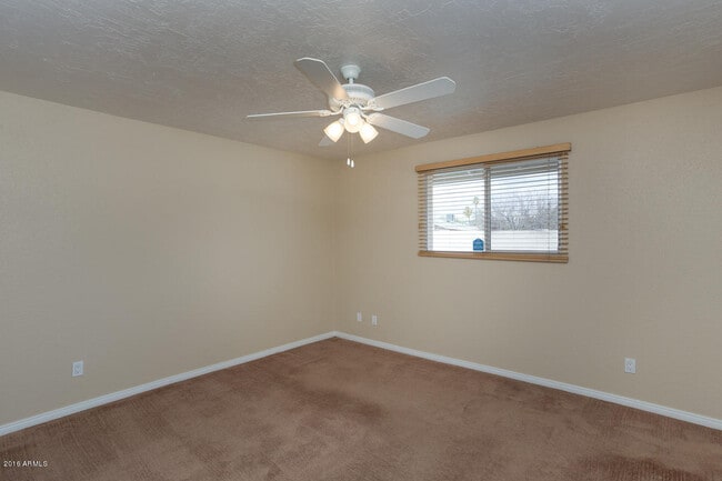 Building Photo - 610 E Malibu Dr