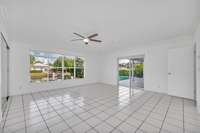 Building Photo - 2427 Sea Island Dr