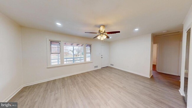 Building Photo - 6511 Enfield Dr