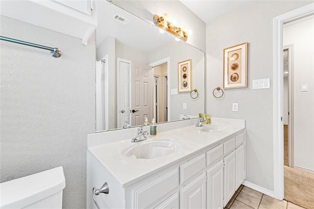 Building Photo - 5202 Heatherdale Dr