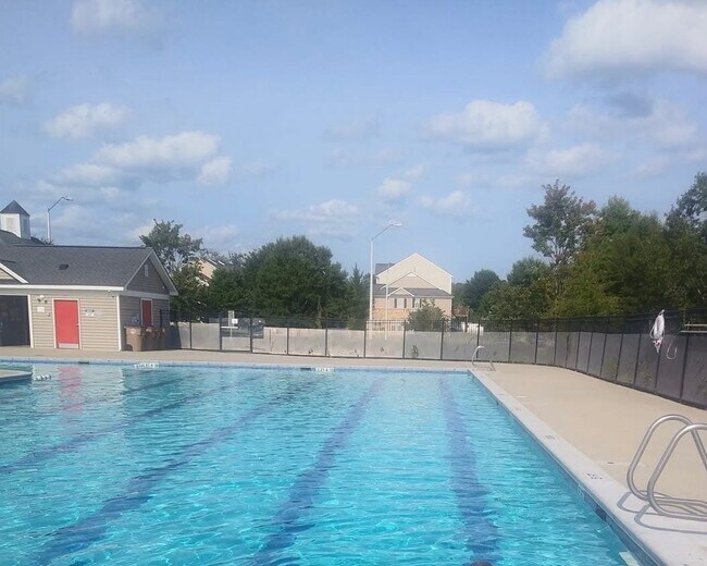 Building Photo - 4441 Middletown Dr