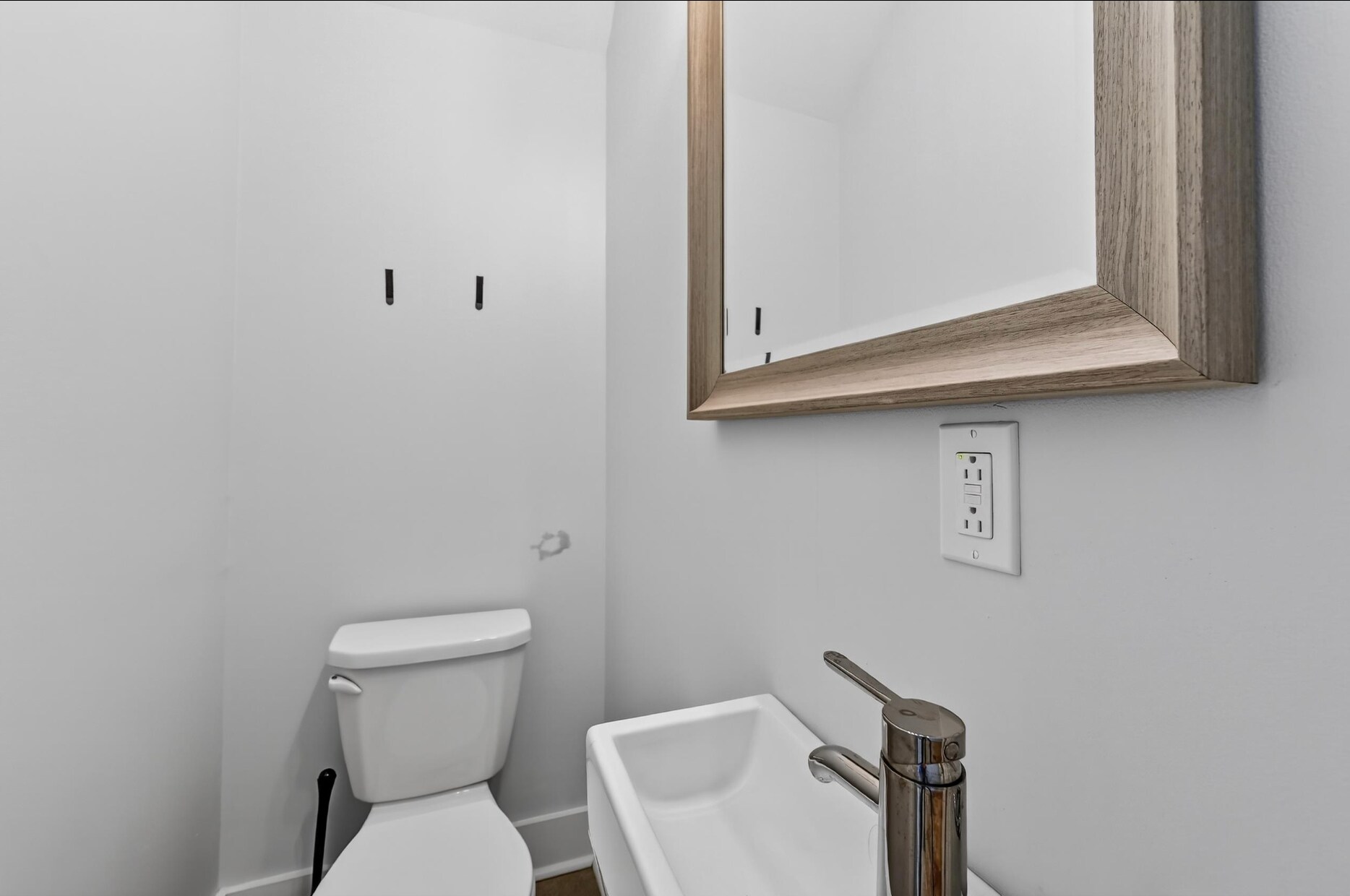 Building Photo - 5549 Columbo St