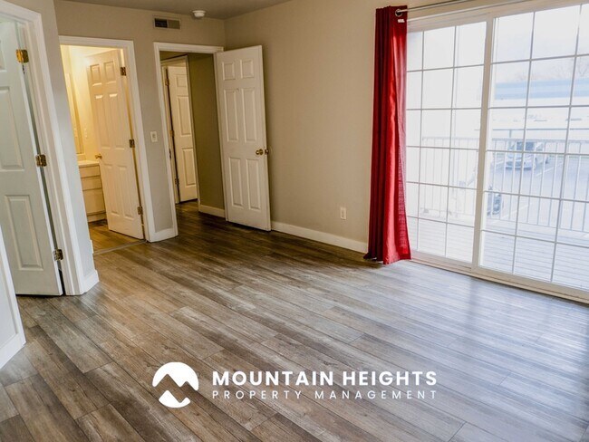 Building Photo - 26 W 7500 S