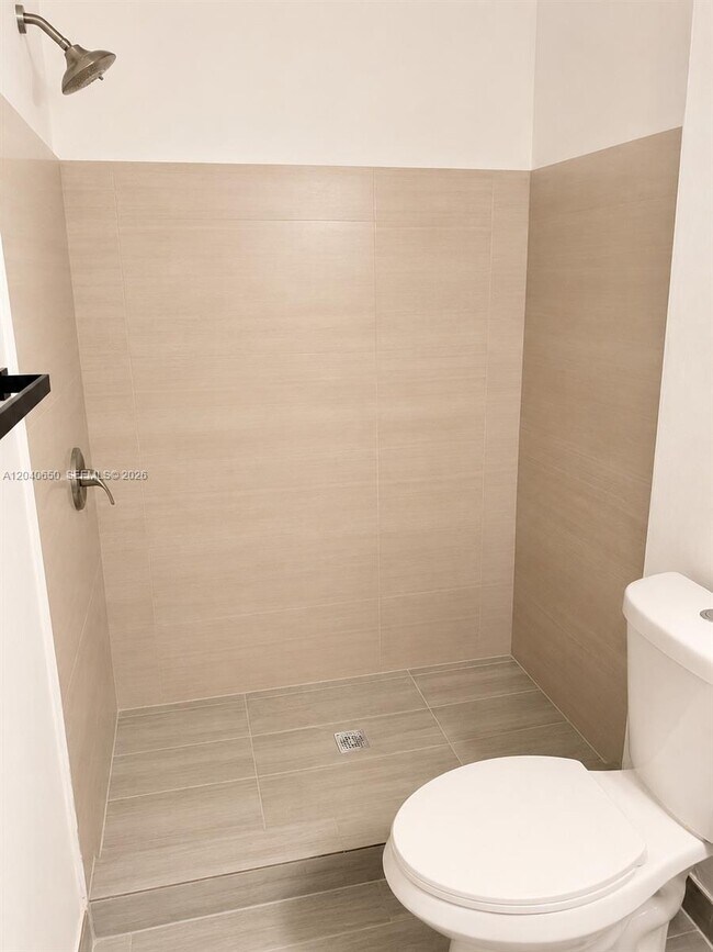 Building Photo - 2830 Coral Springs Dr