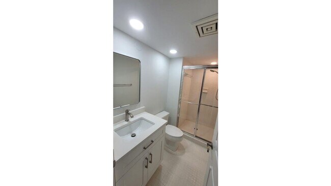 Building Photo - 2480 Presidential Way