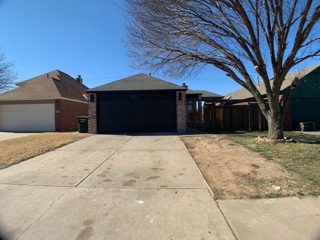 Primary Photo - 3 Bed 2 Bath Moore home