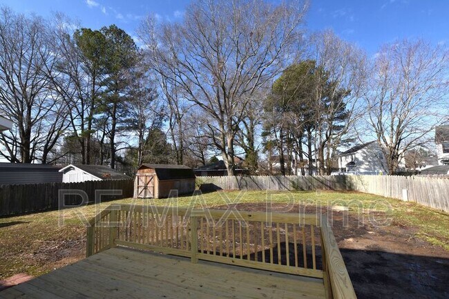 Building Photo - 204 Knell's Ridge Dr