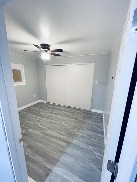 Primary Photo - 10252 Vena Ave