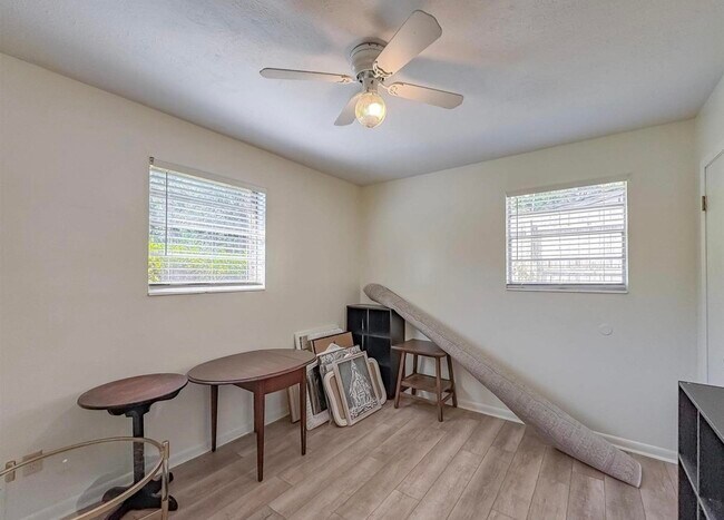 Building Photo - 2034 Harriet Dr