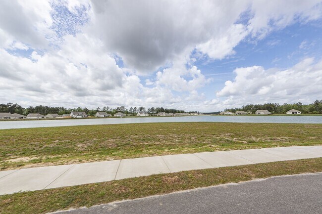 Building Photo - 4 Bedroom 2 Bath Home in French Quarter Creek - Huger