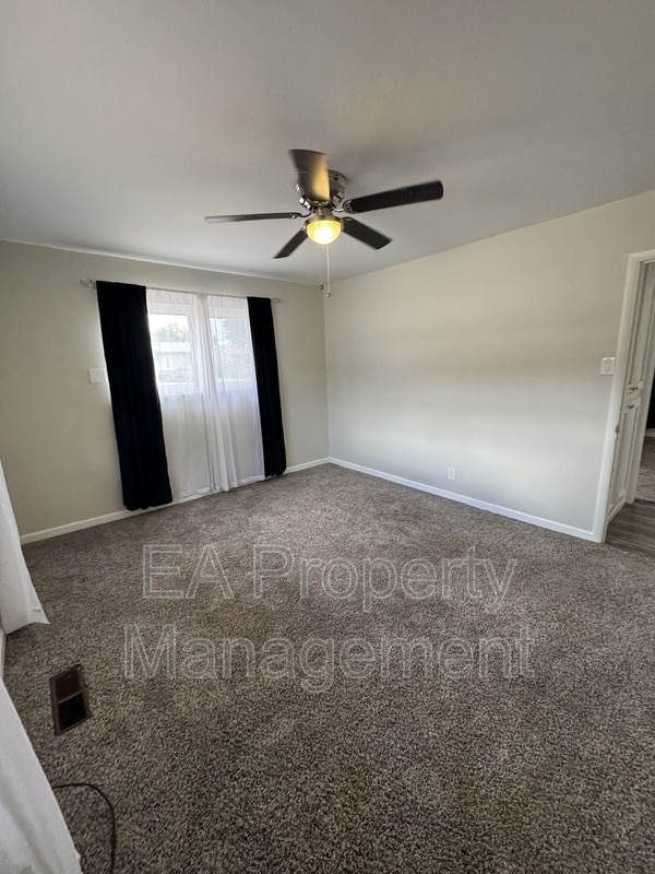 Building Photo - 1417 Dorothy St NE