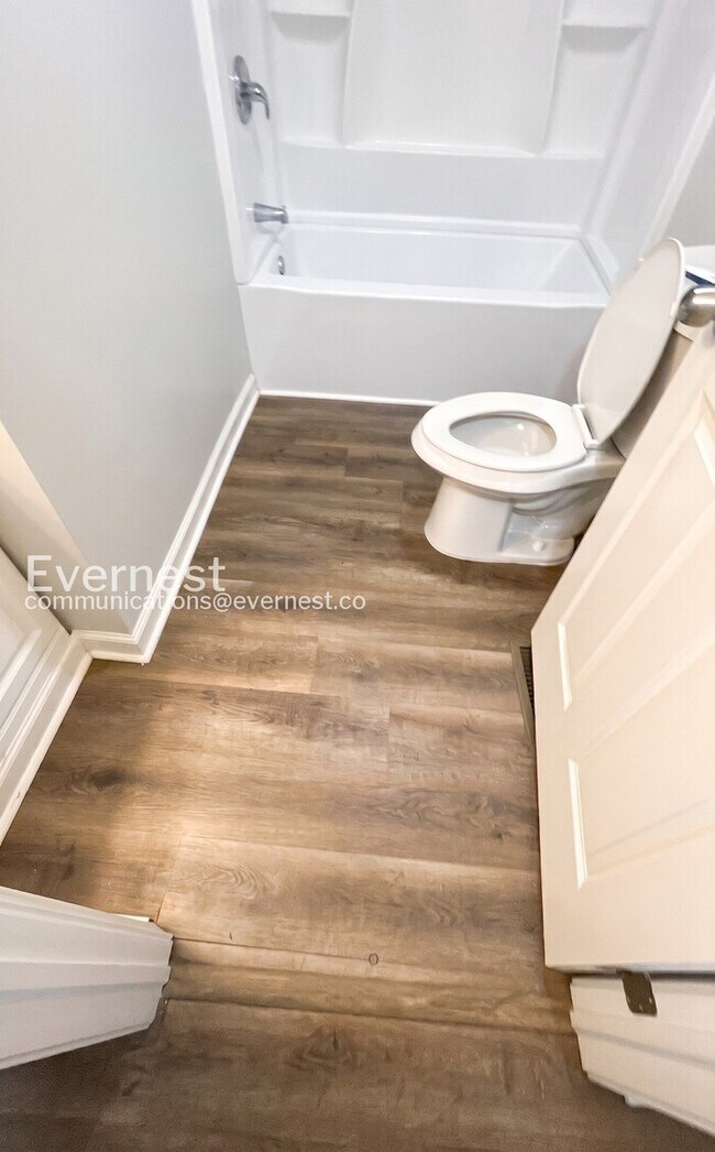 Building Photo - 3-Bed/2-Bath Home/Pet Friendly/Available Soon!