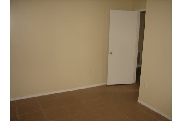 Building Photo - Spanish Oaks Apartments