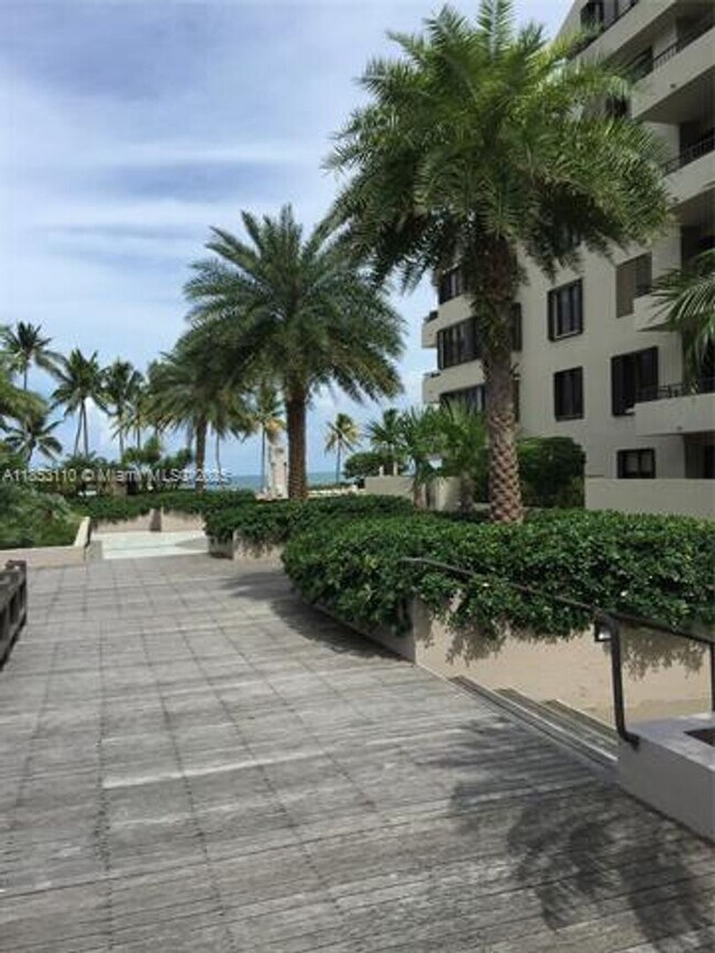 Building Photo - 20191 E Country Club Dr