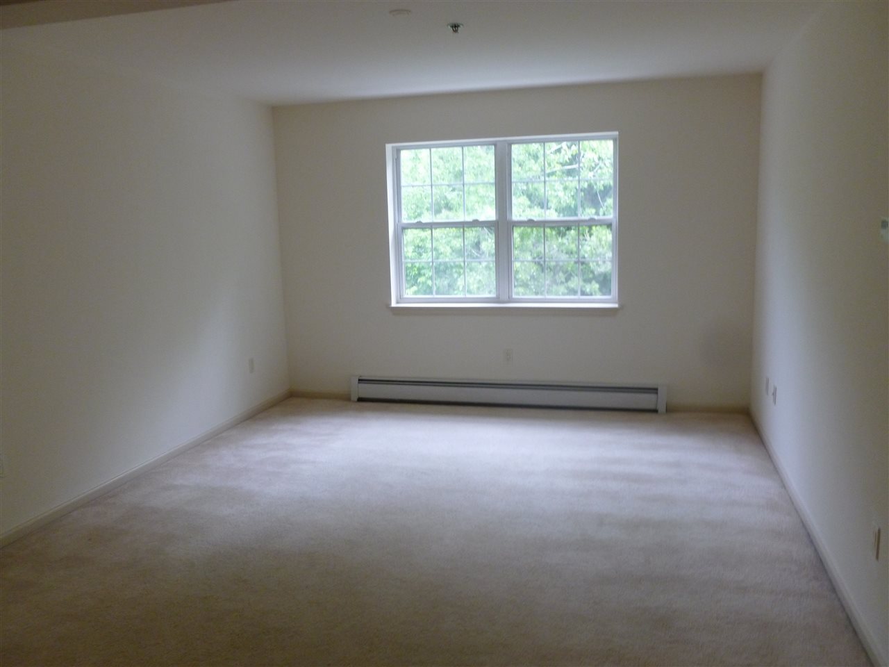 Building Photo - 277 Hildred Dr