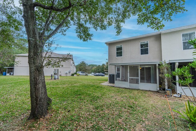 Building Photo - End unit Oceanway townhome with preserve v...