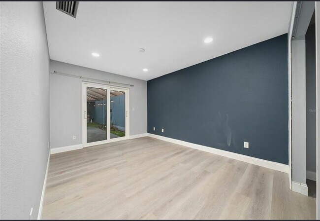 Building Photo - 5015 Nassau Cir