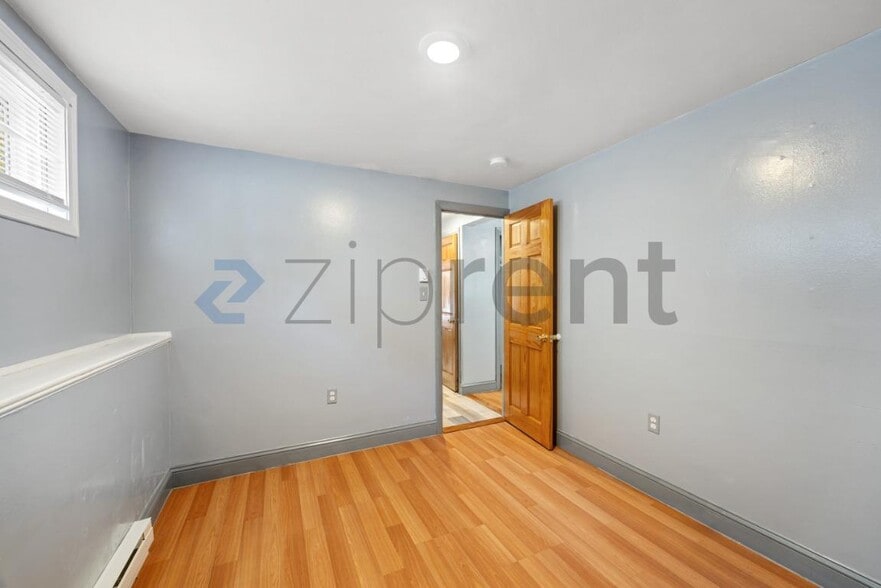 Building Photo - Unit 1