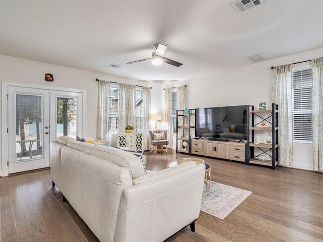 Building Photo - 7408 Merrick Ln