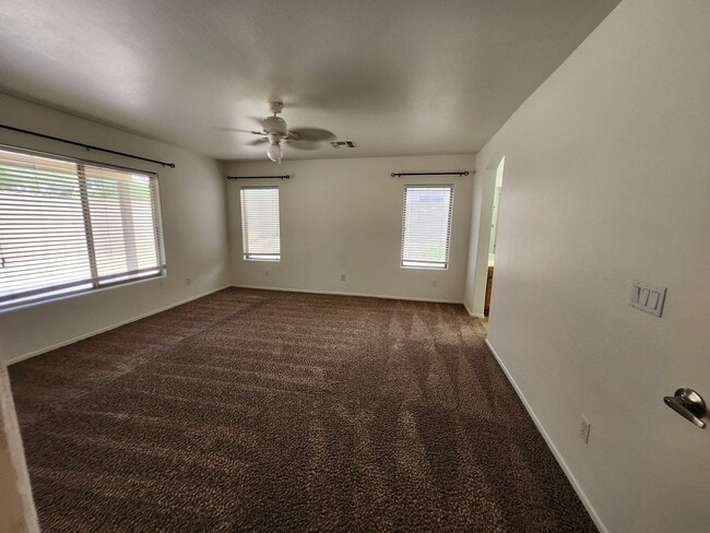 Building Photo - Beautiful Mountain Views! 3bedrom 2 bath