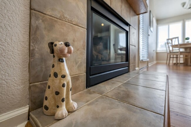 Building Photo - FULLY FURNISHED Sparks home with all utilities included and flexible lease options