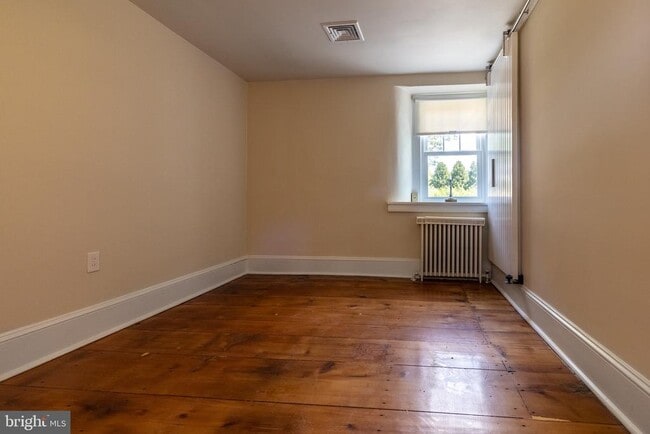 Building Photo - 110 Lyndell Rd