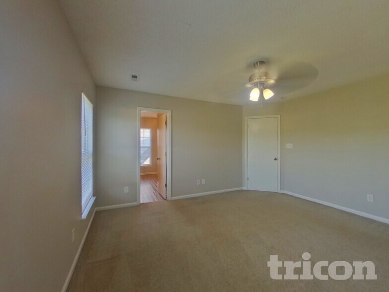 Building Photo - 6207 Linda Vista Ln