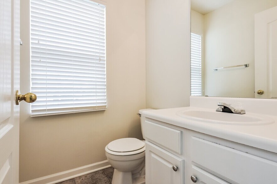 Building Photo - 225 Honeywell Way