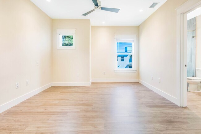 Building Photo - 340 Bluefish Dr