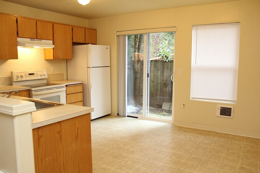Building Photo - 3548 SE 119th Ave