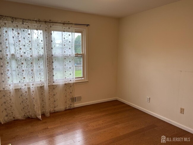 Building Photo - 26 Netherwood Cir