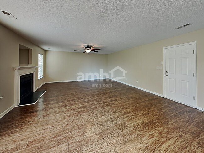 Building Photo - 5323 Kim St SW