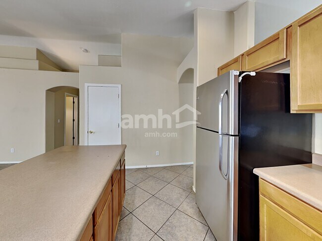 Building Photo - 4661 S Paseo Rio Bravo