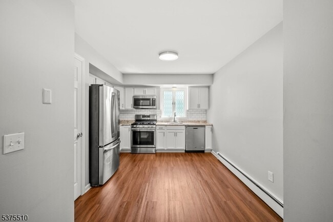 Building Photo - 40 N Middaugh St