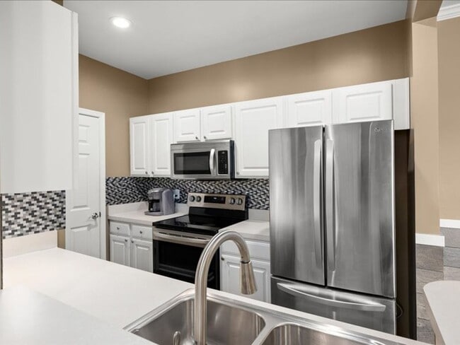 Building Photo - For Rent: Beautifully updated 2-bed/2-bath condo, Sandpiper Village, Rehoboth. $2,000.00/month. P...