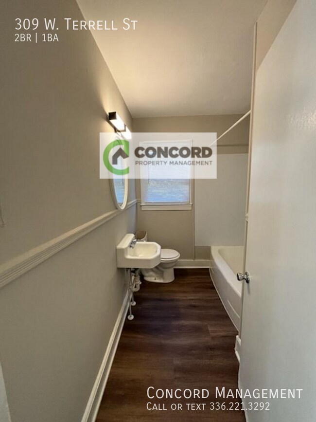 Building Photo - 309 W Terrell St