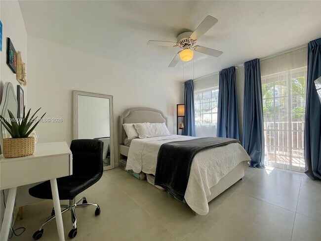 Building Photo - 1280 S Alhambra Cir