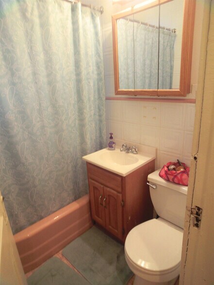 Building Photo - 1412 Commonwealth Ave