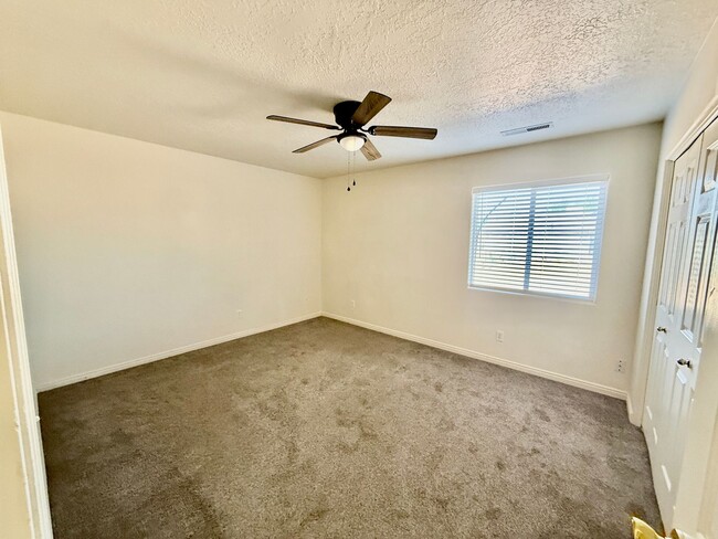 Building Photo - 2-BR Basement Apartment In Washington Includes utilities and all appliances