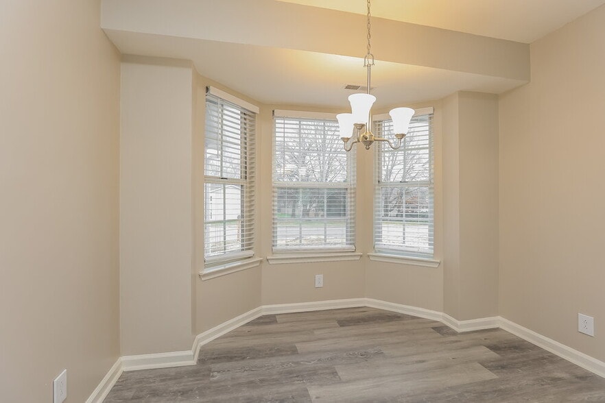 Building Photo - 107 Northlake Dr