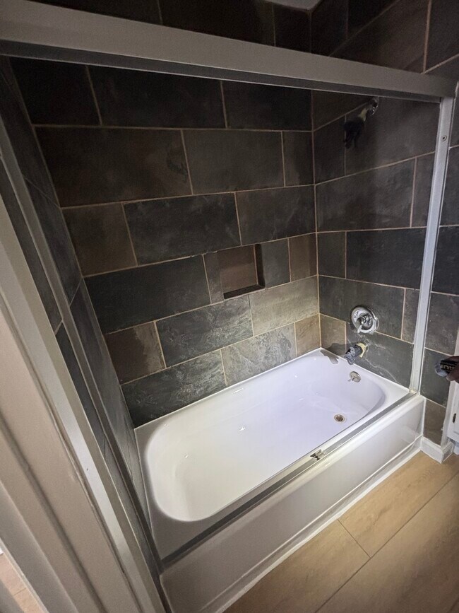 Building Photo - South Oxford Court Apartments