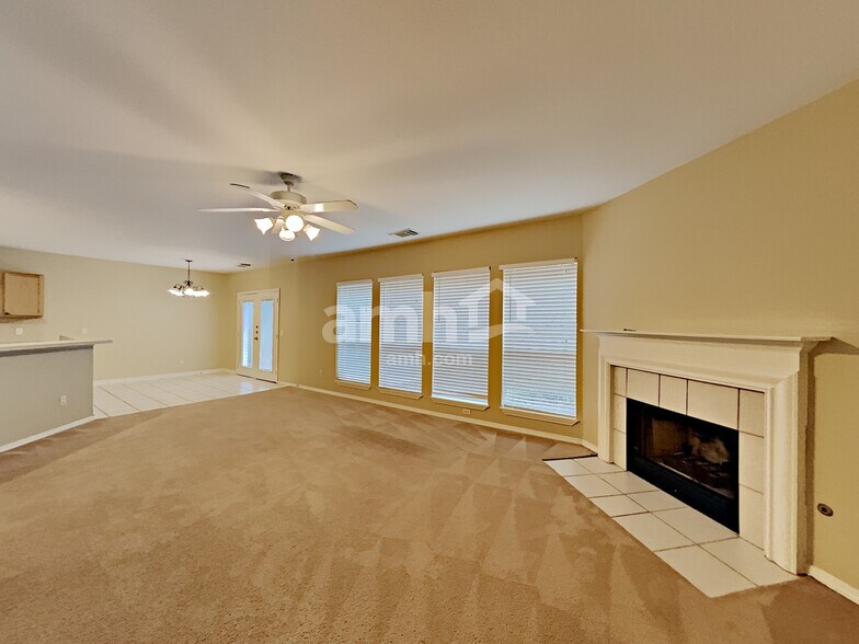 Building Photo - 54 Lockspring