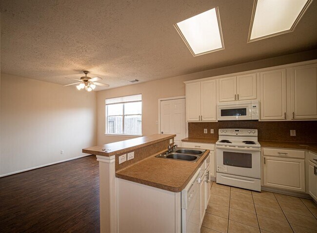 Building Photo - 13103 Peppergate Ln