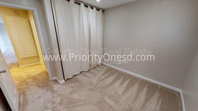 Building Photo - 10360 Londonderry Ave