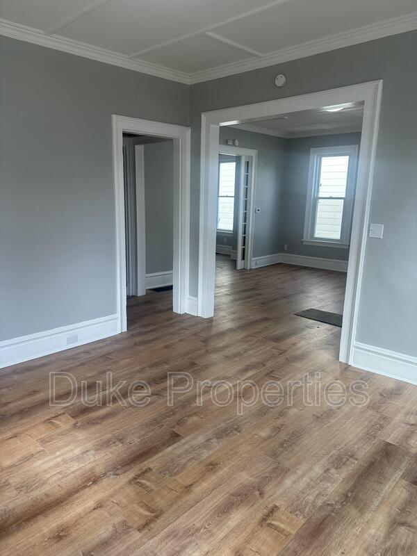 Building Photo - 5 Sheridan St