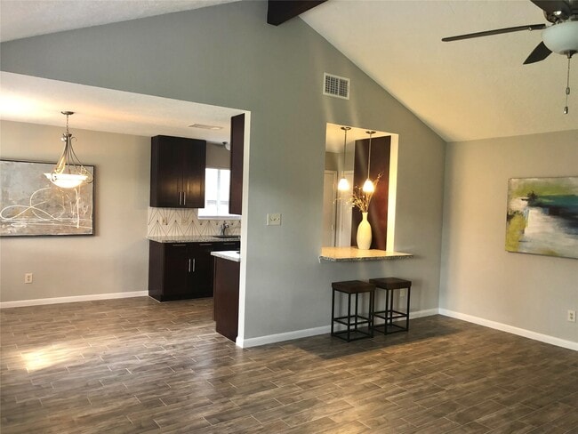 Building Photo - 1003 Shadow Mountain Dr