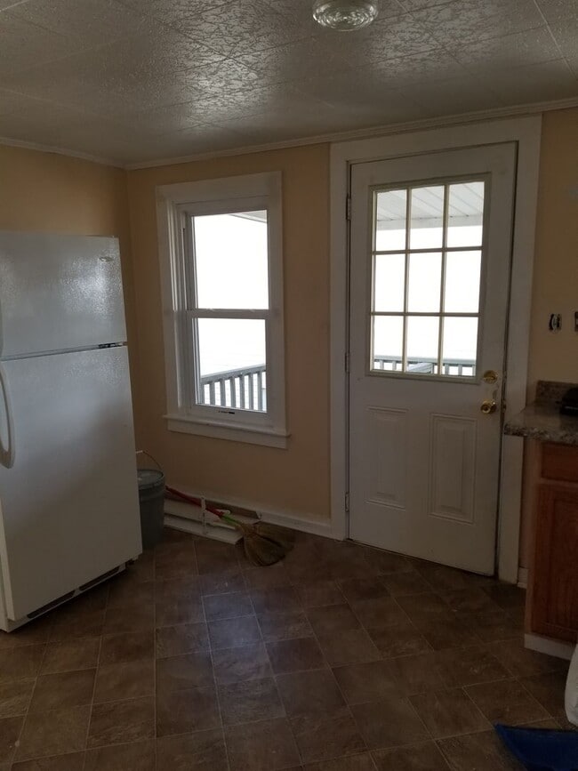 Building Photo - 224 W North St