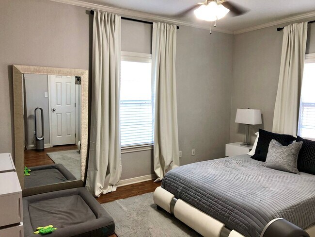 Building Photo - 3BR/3BA House Near Campus